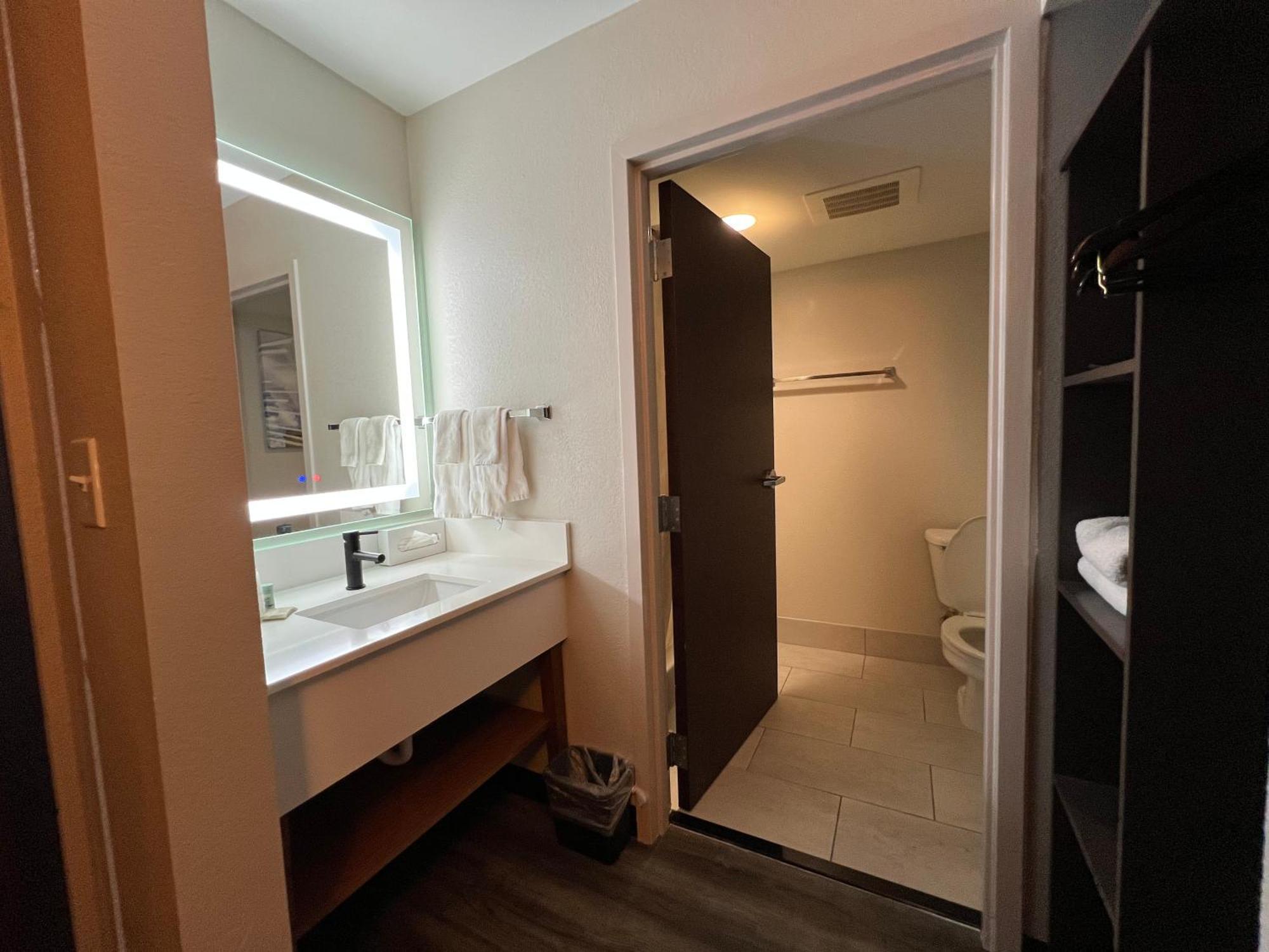Country Inn & Suites By Radisson, Lsu - Medical Corridor Baton Rouge Exteriör bild
